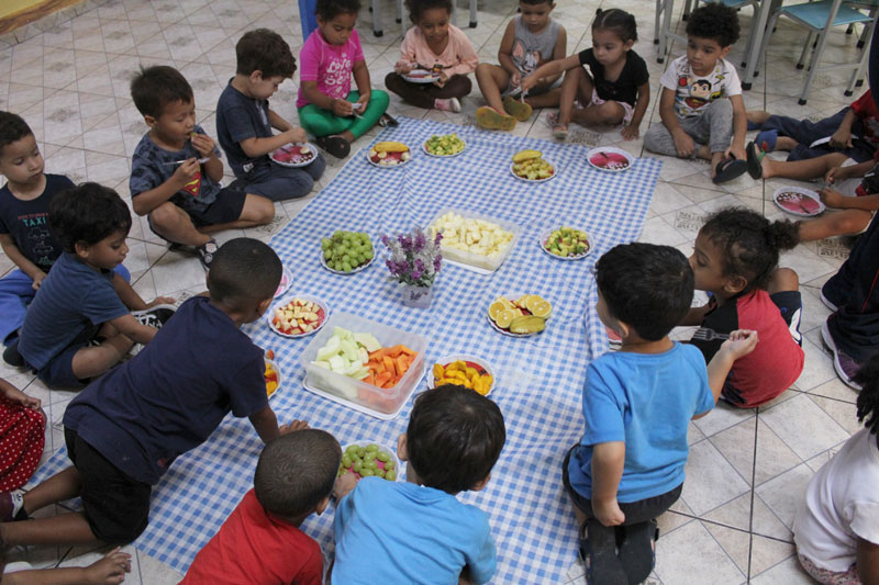 Creche Comunitária Montessori - Bom dia!